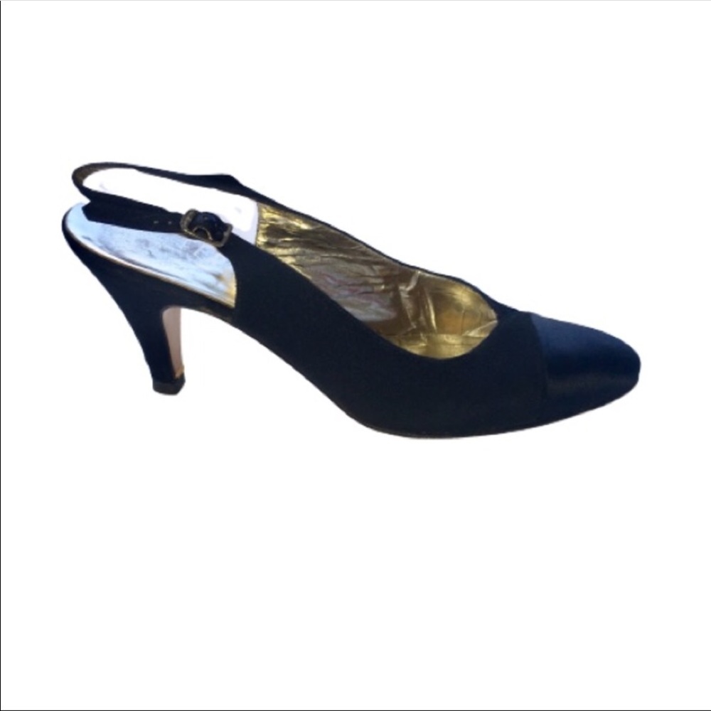 Salvatore Ferragamo Black Pointed Round Toe Heels